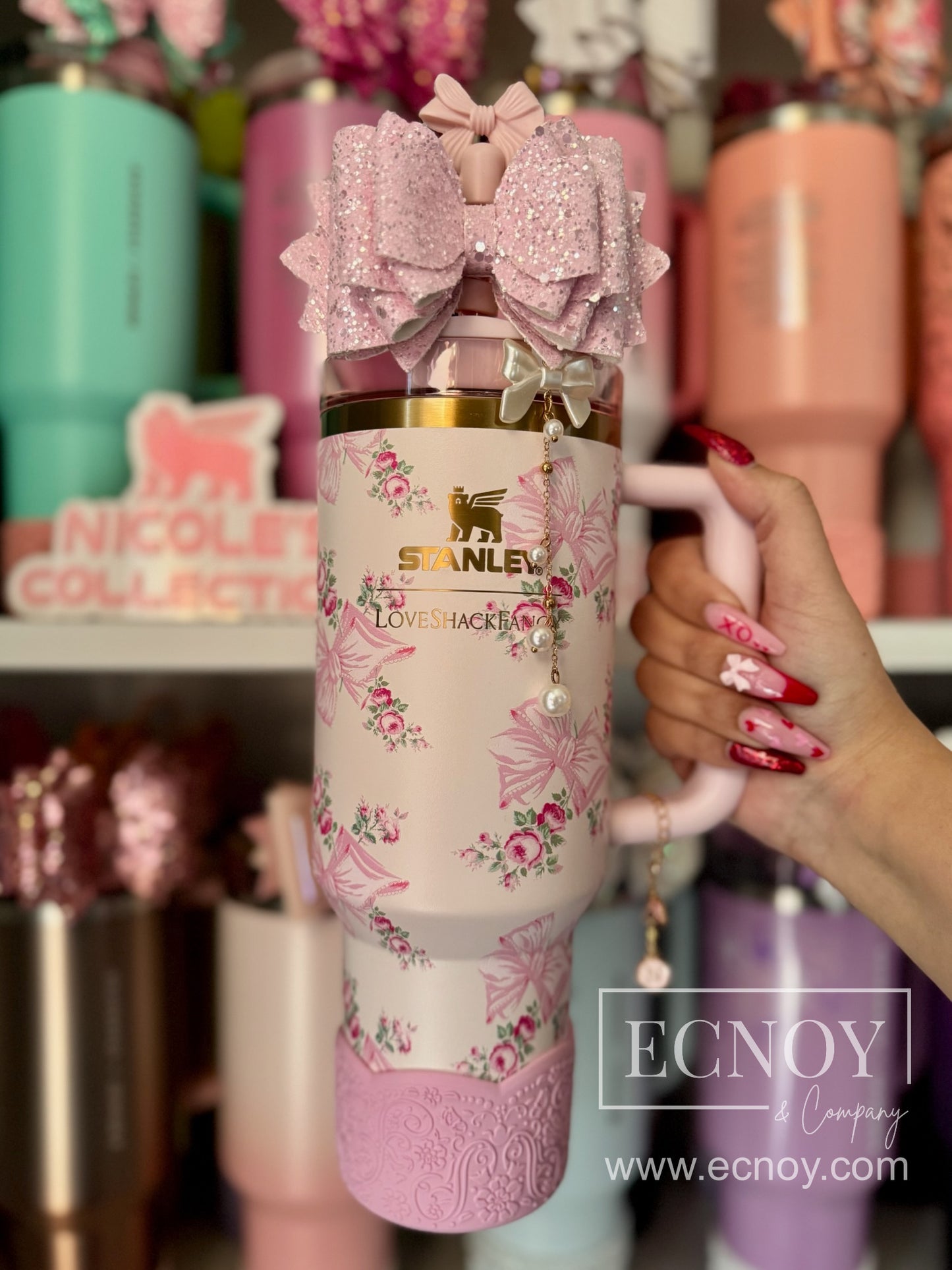 Aviana — Pink Tulle Scalloped Floral Vintage-Inspired Tumbler Accessory | LUXE Collection