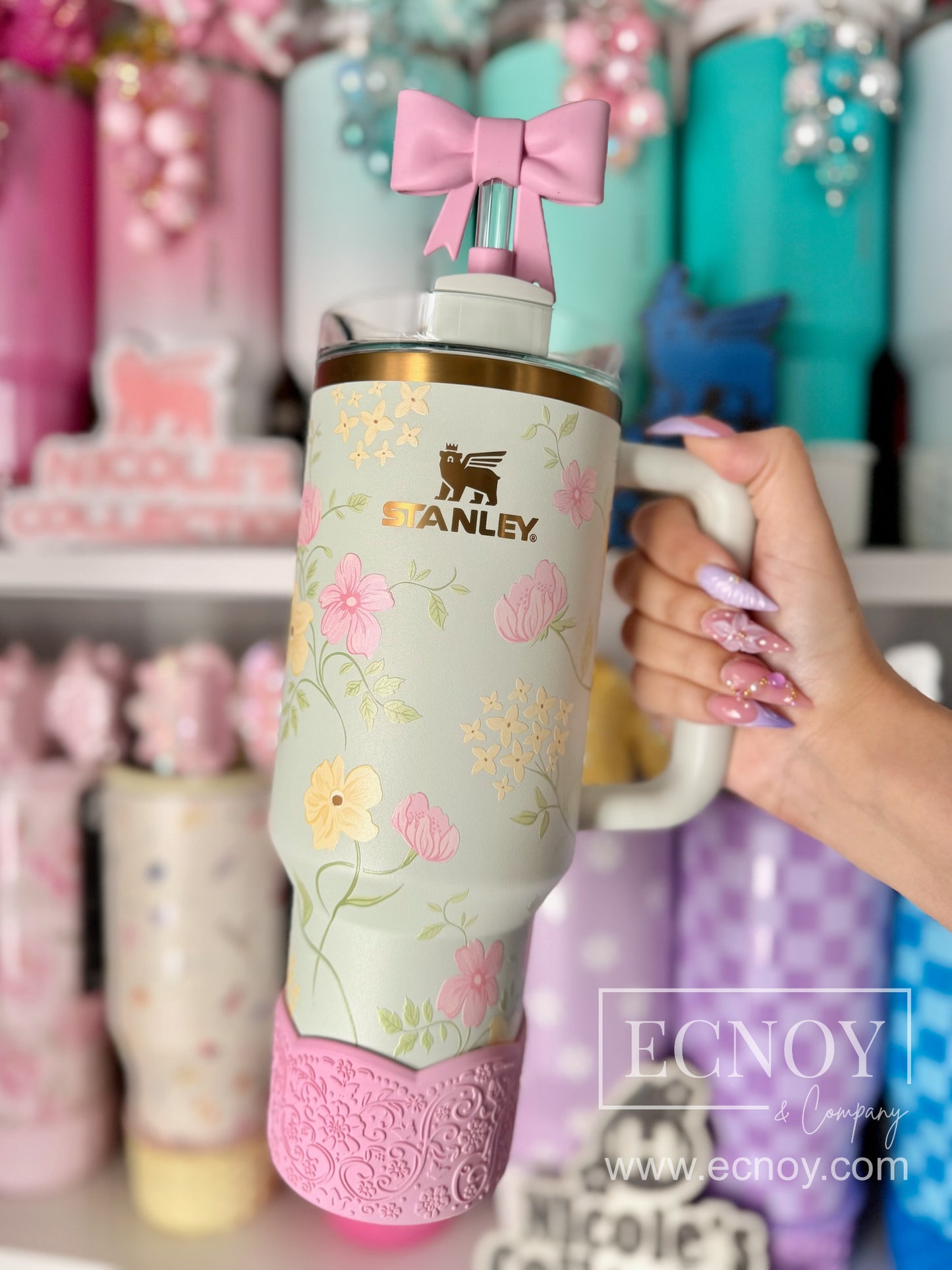 Aviana — Pink Tulle Scalloped Floral Vintage-Inspired Tumbler Accessory | LUXE Collection