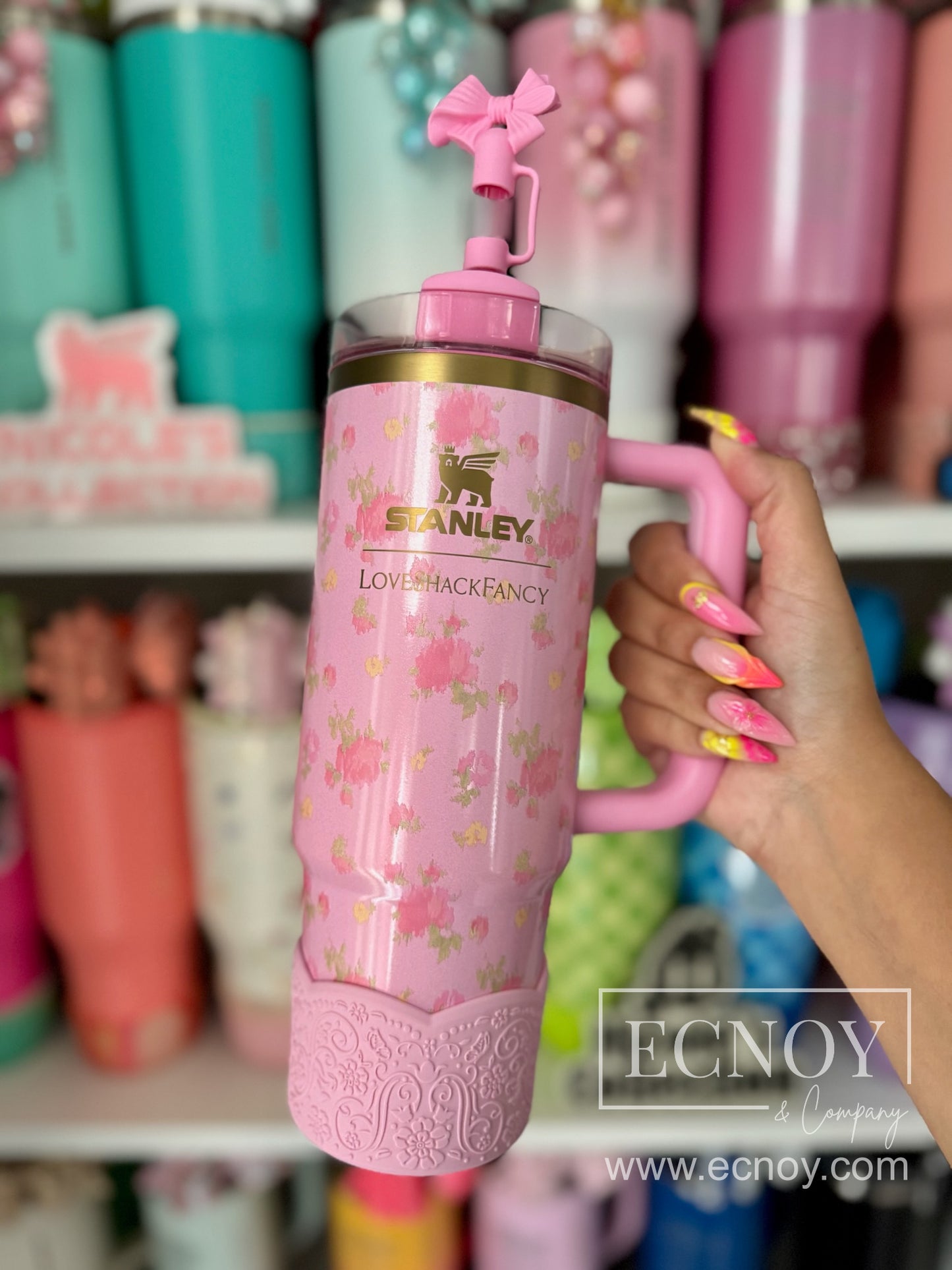 Aviana — Pink Tulle Scalloped Floral Vintage-Inspired Tumbler Accessory | LUXE Collection