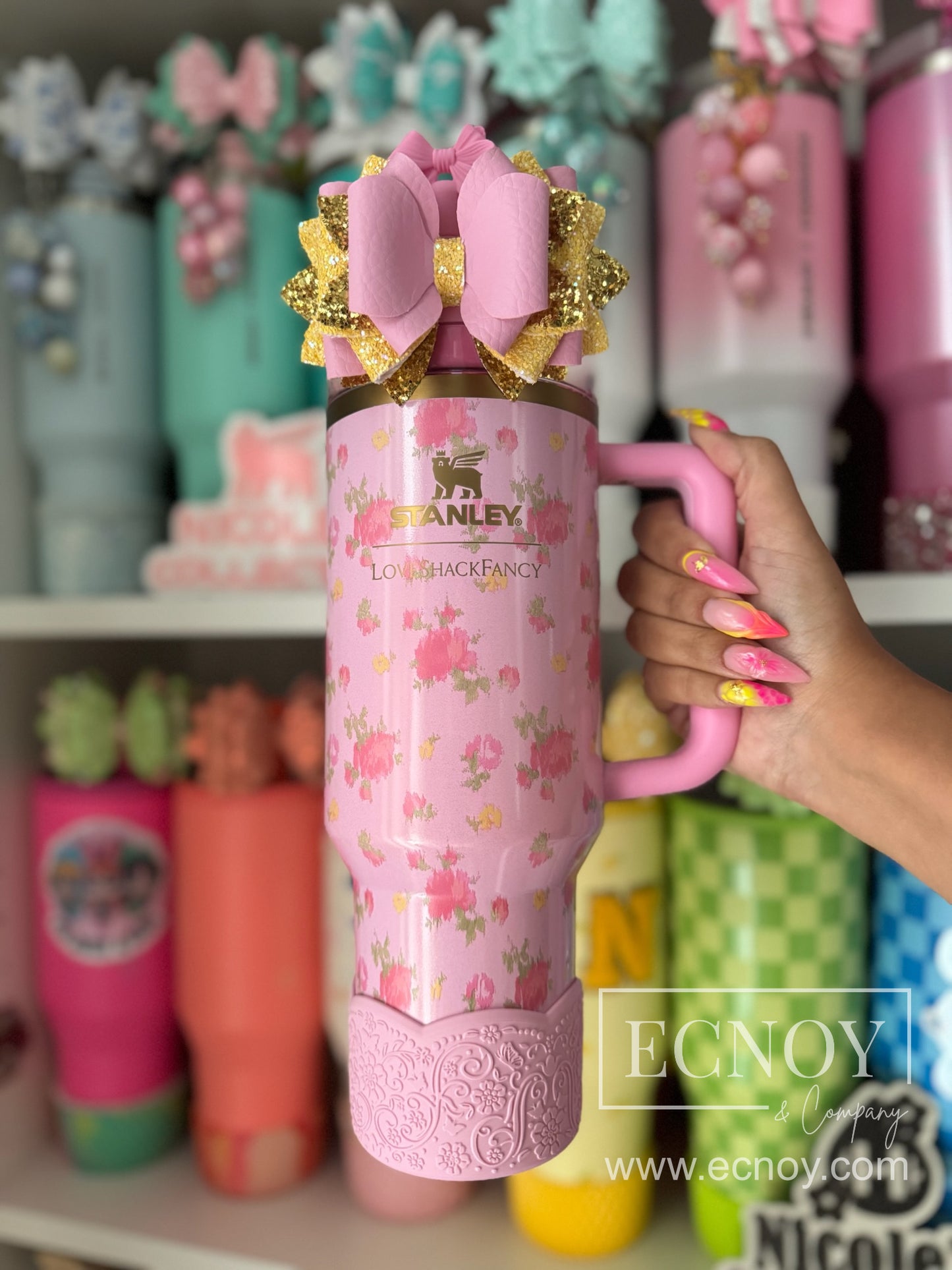 Aviana — Pink Tulle Scalloped Floral Vintage-Inspired Tumbler Accessory | LUXE Collection