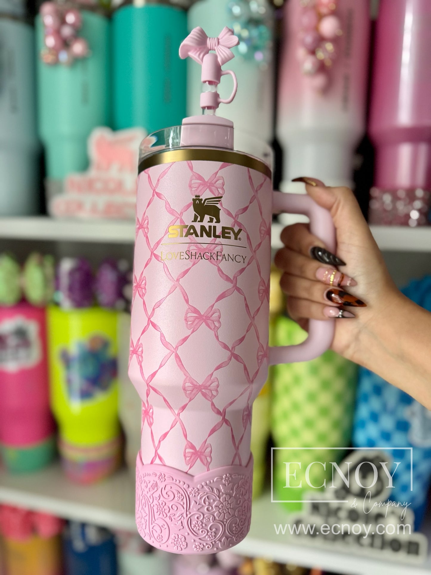 Aviana — Pink Tulle Scalloped Floral Vintage-Inspired Tumbler Accessory | LUXE Collection