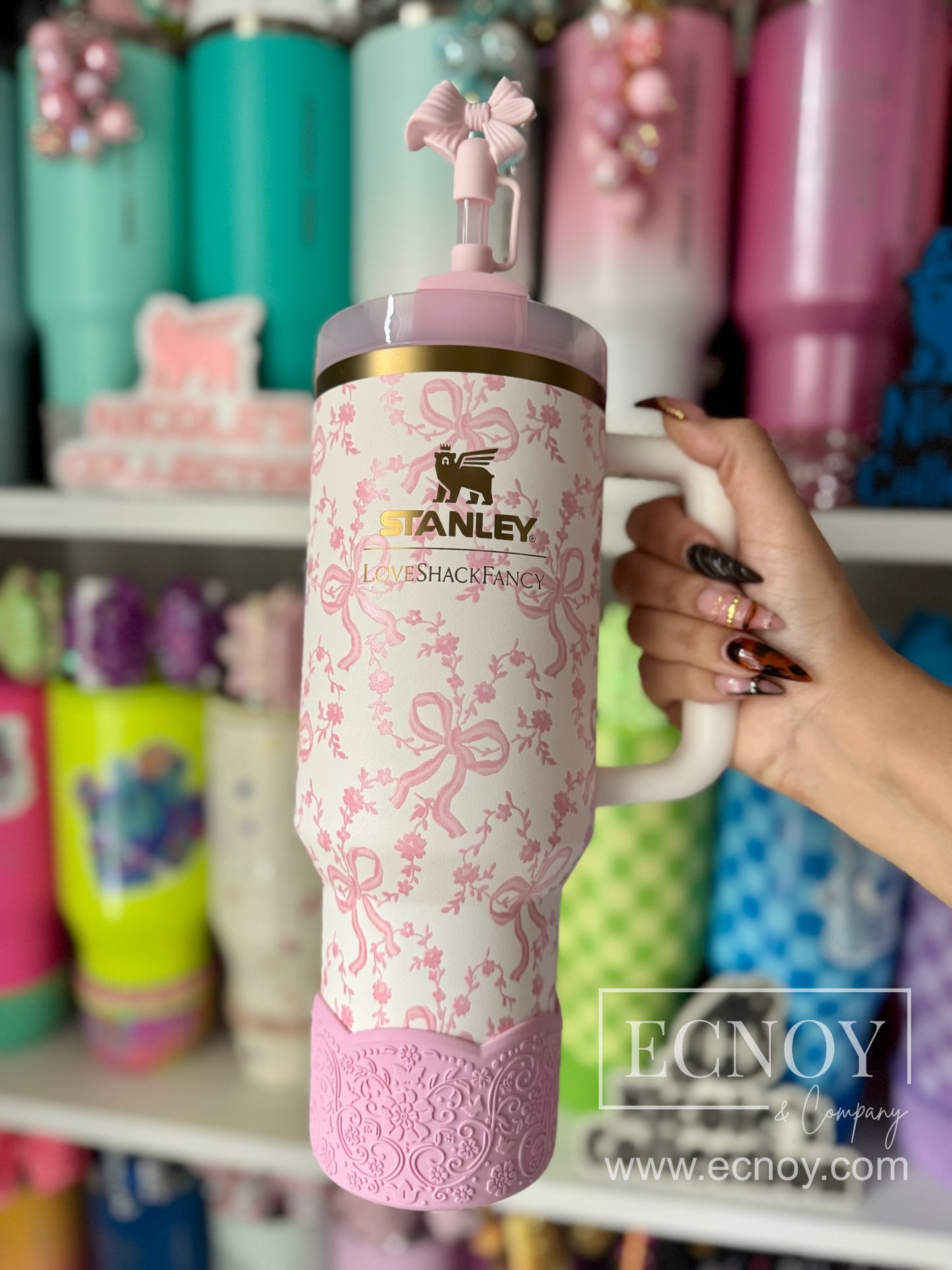 Aviana — Pink Tulle Scalloped Floral Vintage-Inspired Tumbler Accessory | LUXE Collection