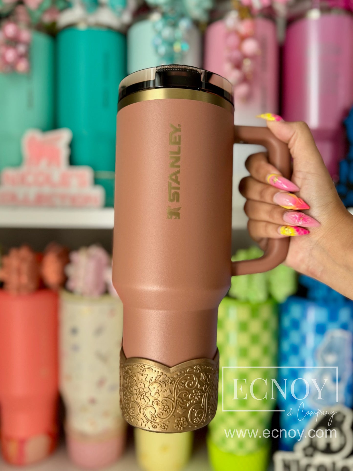 Belle — Bronze Metallic Scalloped Floral Vintage-Inspired Tumbler Accessory | LUXE Collection
