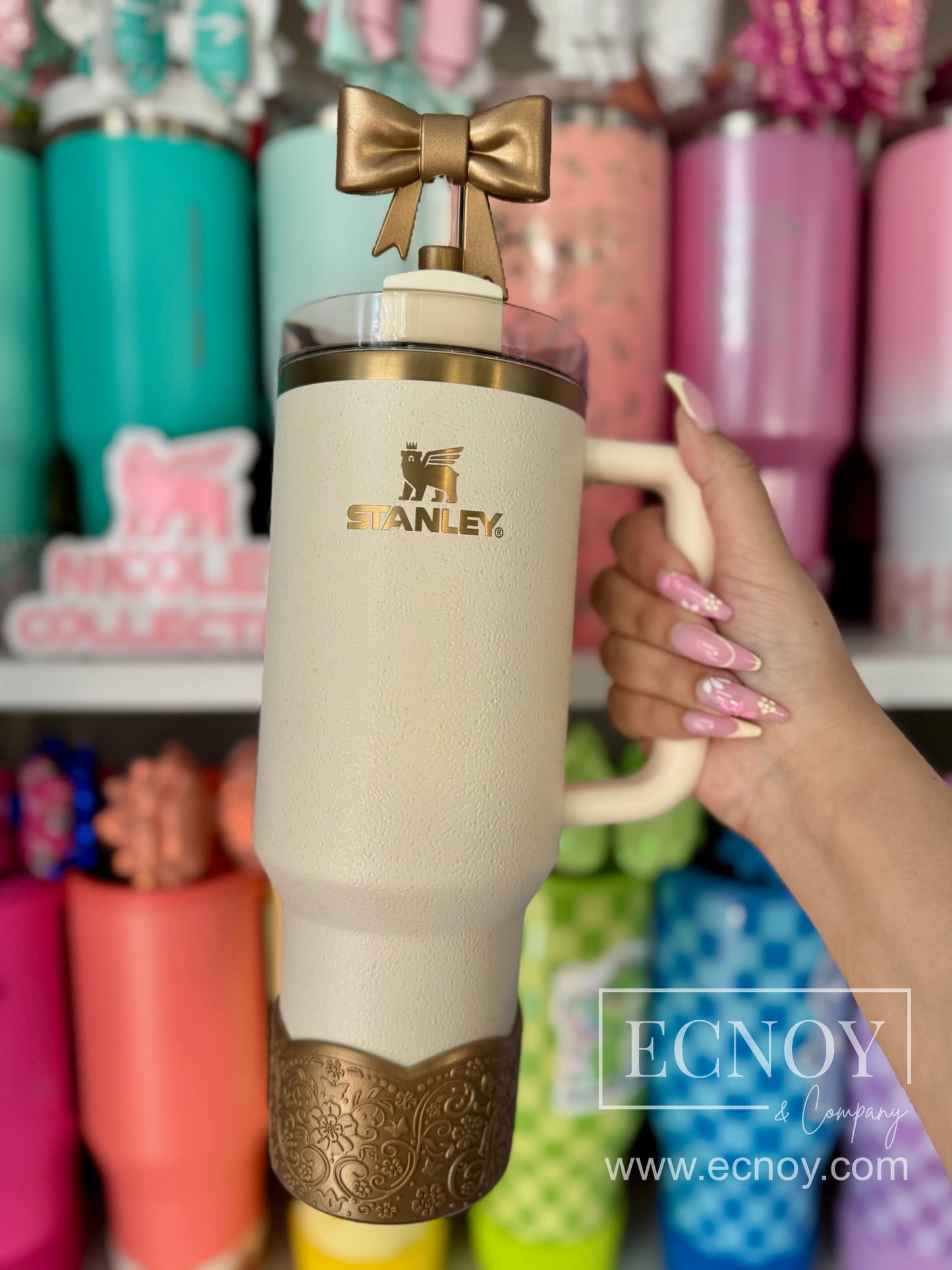 Belle — Bronze Metallic Scalloped Floral Vintage-Inspired Tumbler Accessory | LUXE Collection