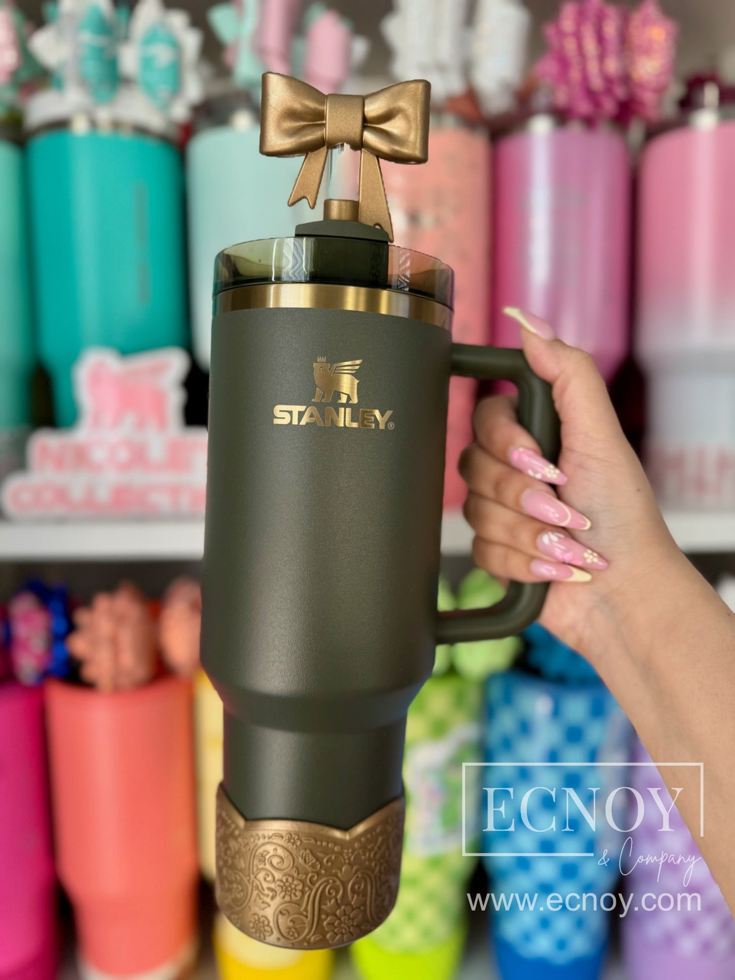 Belle — Bronze Metallic Scalloped Floral Vintage-Inspired Tumbler Accessory | LUXE Collection