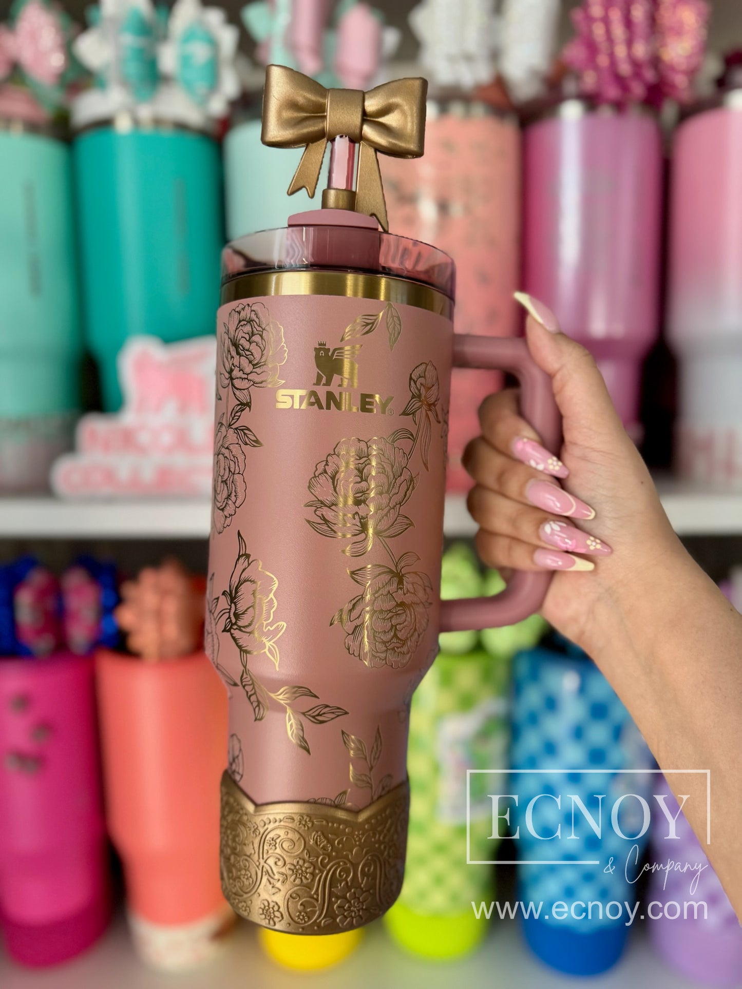 Belle — Bronze Metallic Scalloped Floral Vintage-Inspired Tumbler Accessory | LUXE Collection