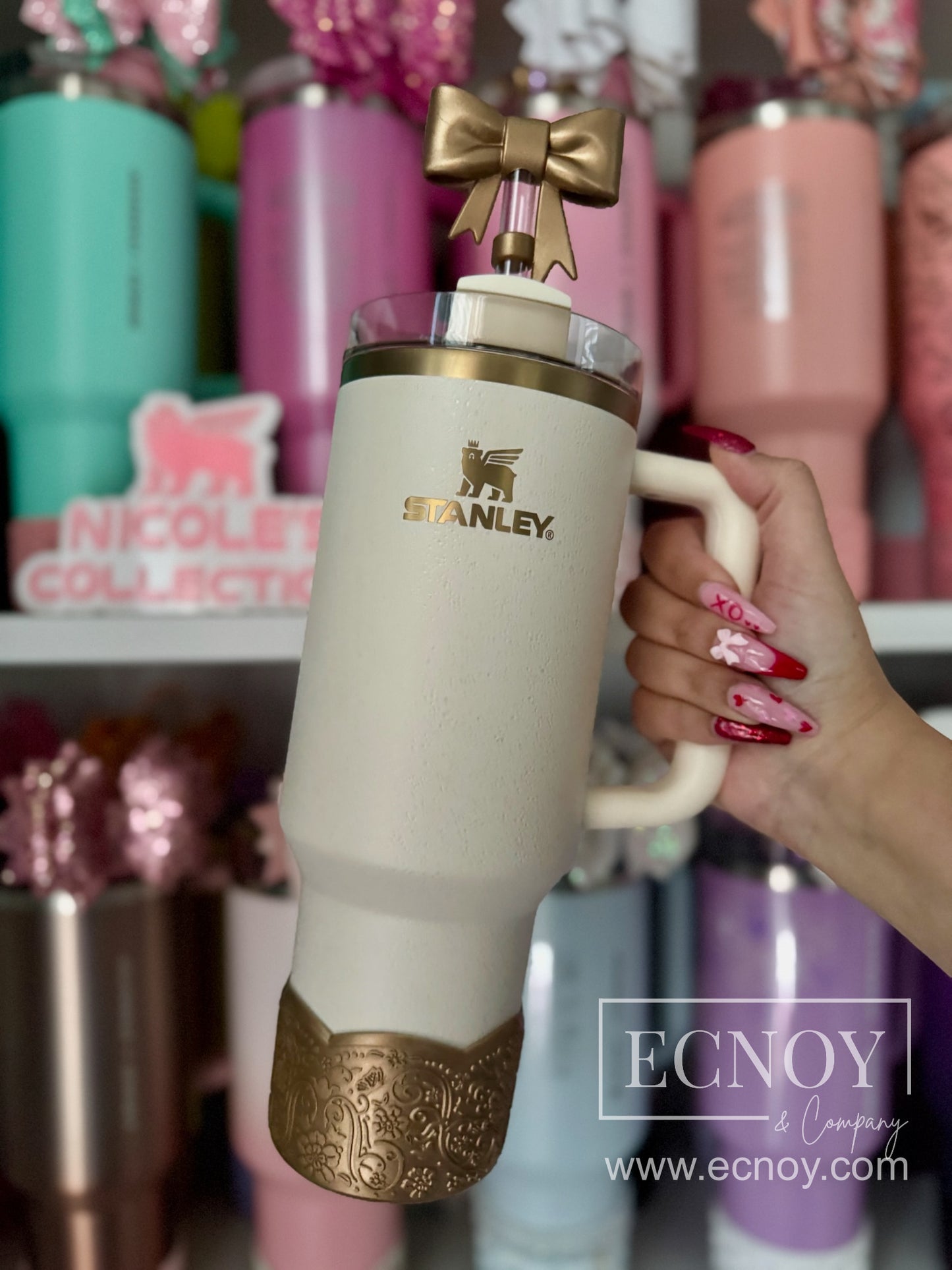 Belle — Bronze Metallic Scalloped Floral Vintage-Inspired Tumbler Accessory | LUXE Collection