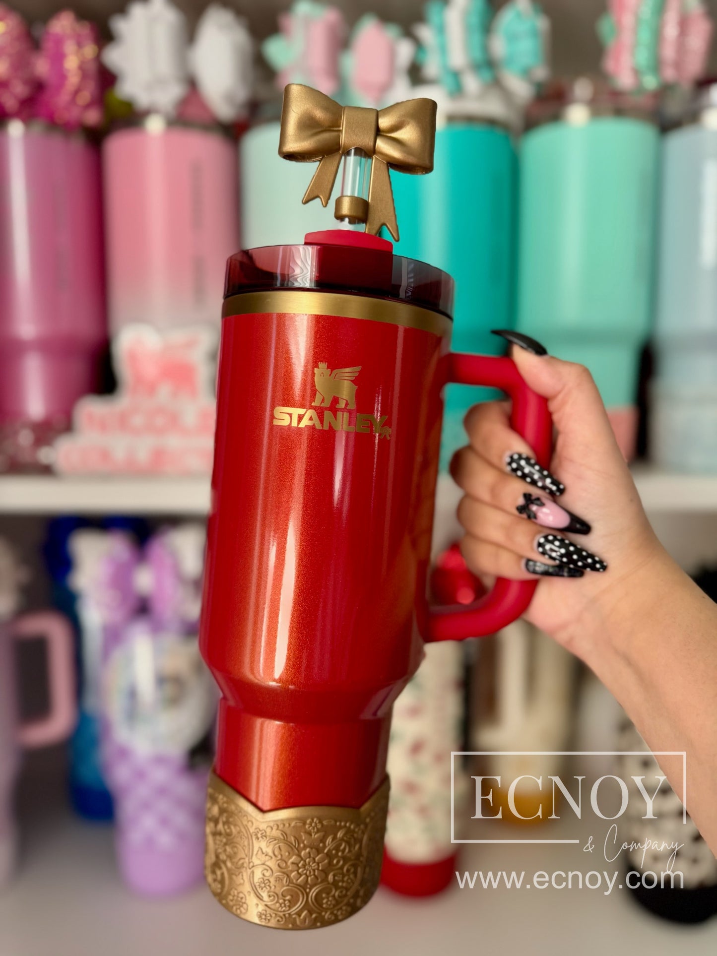 Belle — Bronze Metallic Scalloped Floral Vintage-Inspired Tumbler Accessory | LUXE Collection
