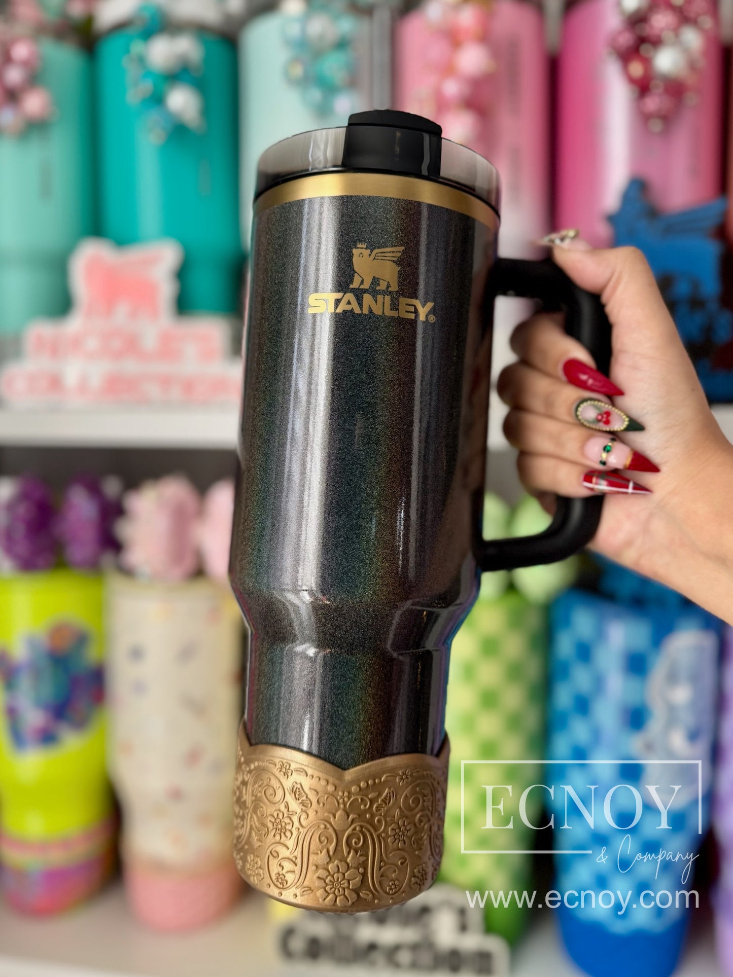 Belle — Bronze Metallic Scalloped Floral Vintage-Inspired Tumbler Accessory | LUXE Collection