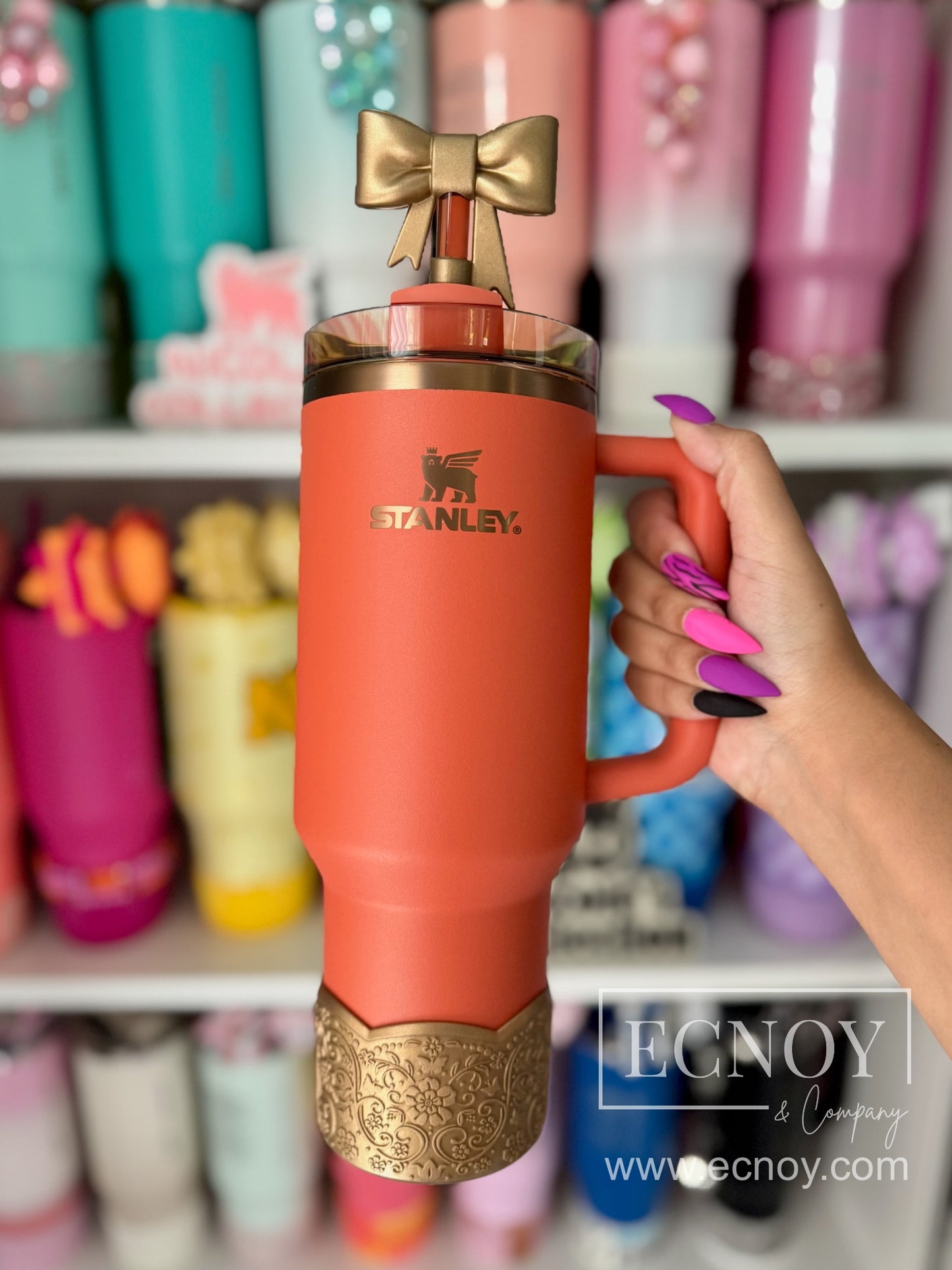 Belle — Bronze Metallic Scalloped Floral Vintage-Inspired Tumbler Accessory | LUXE Collection