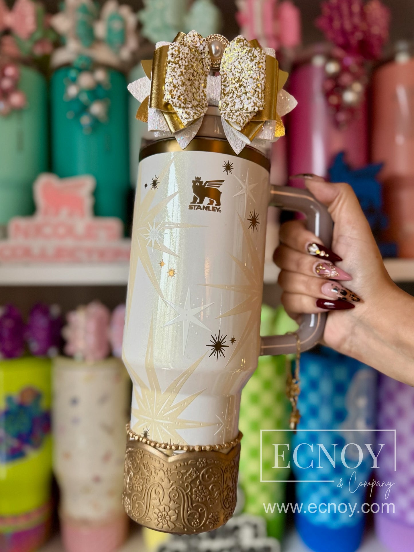 Belle — Bronze Metallic Scalloped Floral Vintage-Inspired Tumbler Accessory | LUXE Collection