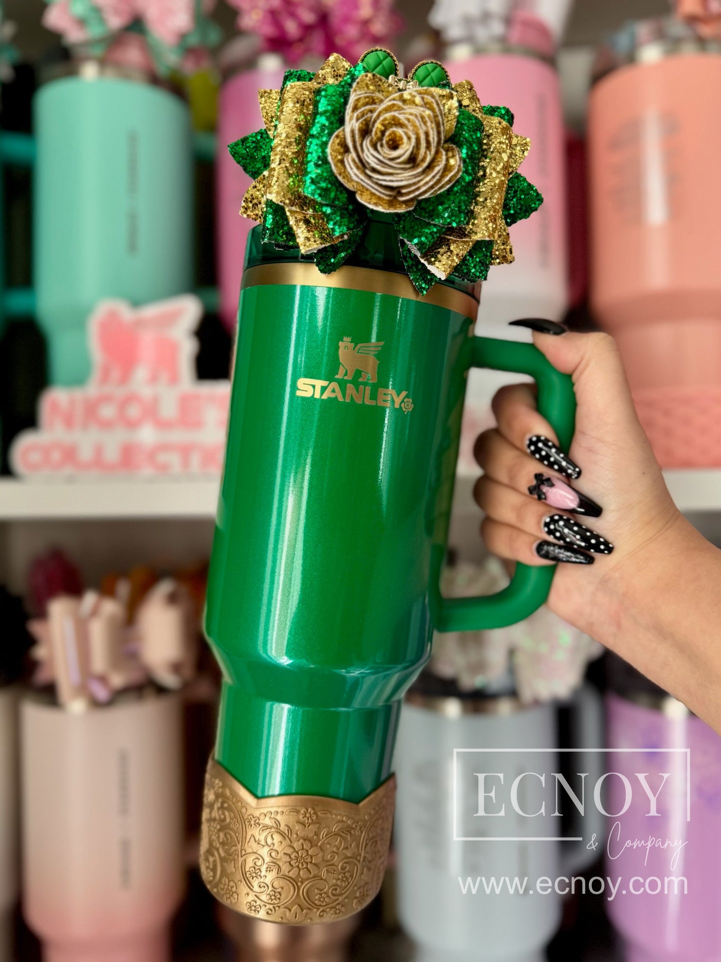 Belle — Bronze Metallic Scalloped Floral Vintage-Inspired Tumbler Accessory | LUXE Collection