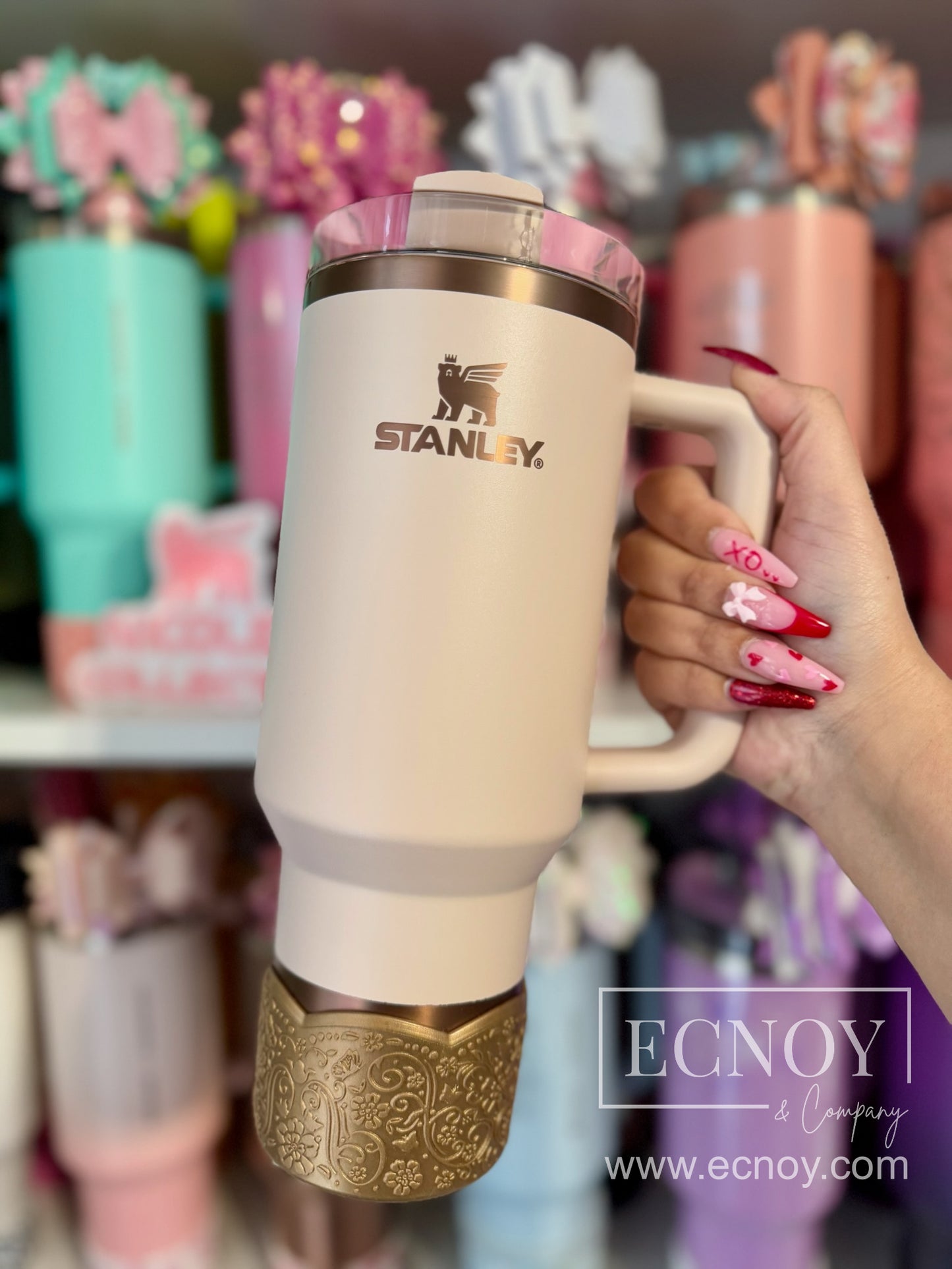 Belle — Bronze Metallic Scalloped Floral Vintage-Inspired Tumbler Accessory | LUXE Collection