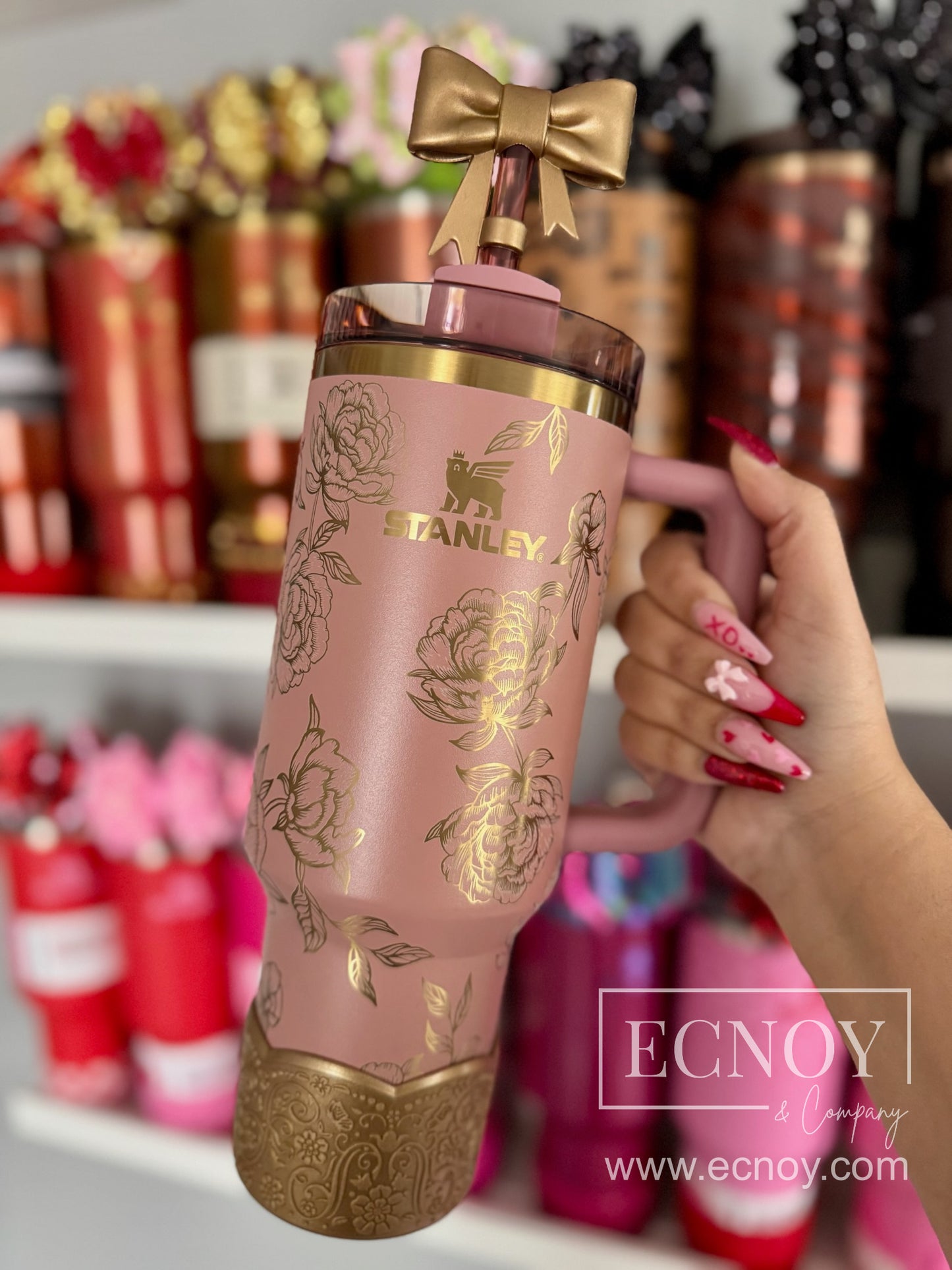 Belle — Bronze Metallic Scalloped Floral Vintage-Inspired Tumbler Accessory | LUXE Collection