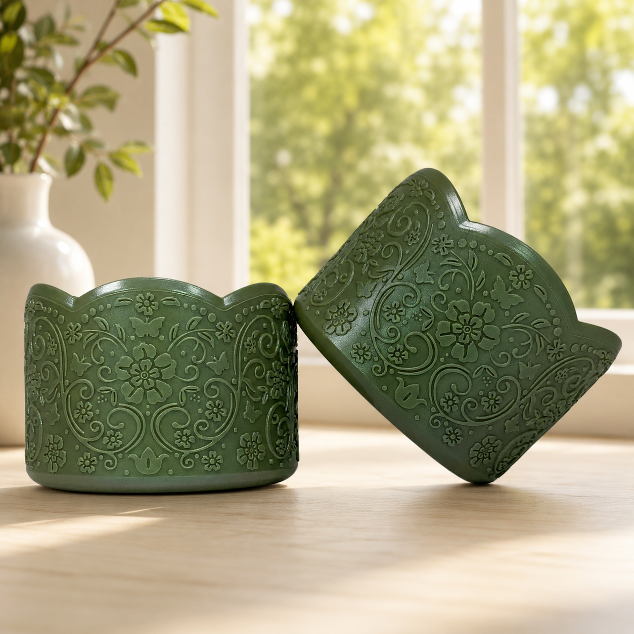 Patricia Shimmer (Sparkly Leafy Green) | LUXE Collection | Scalloped Silicone Tumbler Boot