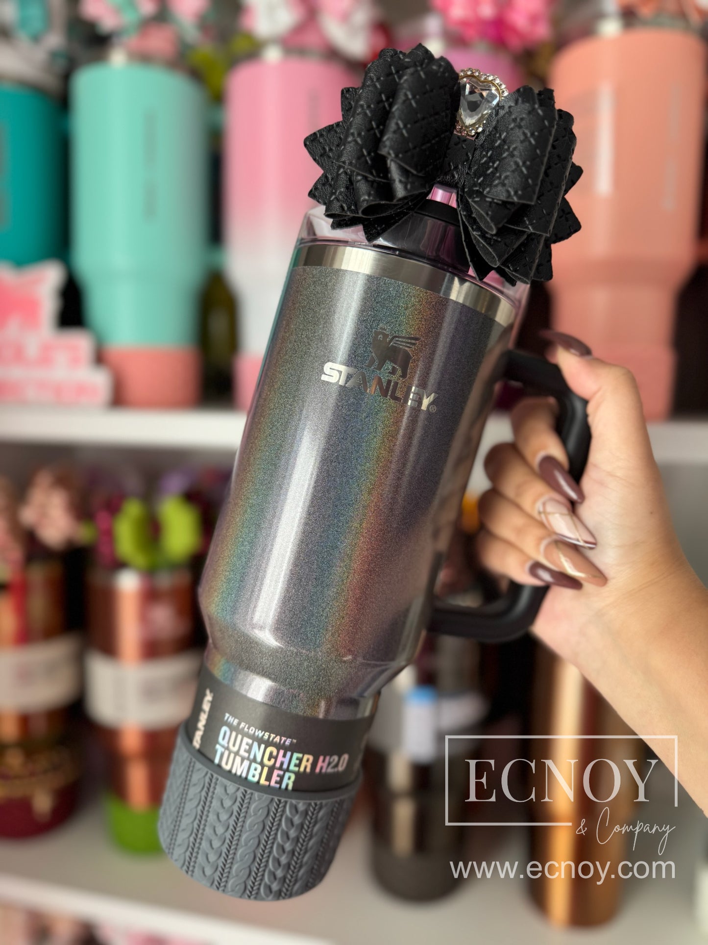 BRI (Charcoal Body Gray) | Cable Knit Sweater | Silicone Tumbler Boot